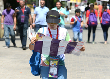 Bakı sakinləri və qonaqların "Formula 1" sevinci. Azərbaycan, Bakı, 17 iyun 2016